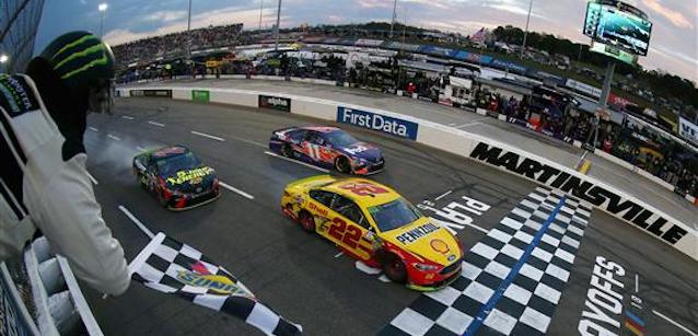 Martinsville, gara<br />Scintille finali, vince Logano