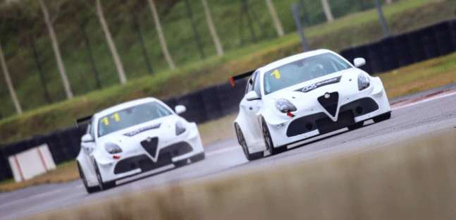 Super test per la Giulietta<br />A Cervesina 22 piloti