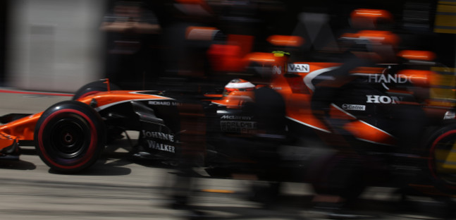 La nuova McLaren il 23 febbraio<br />25 febbraio per la Toro Rosso