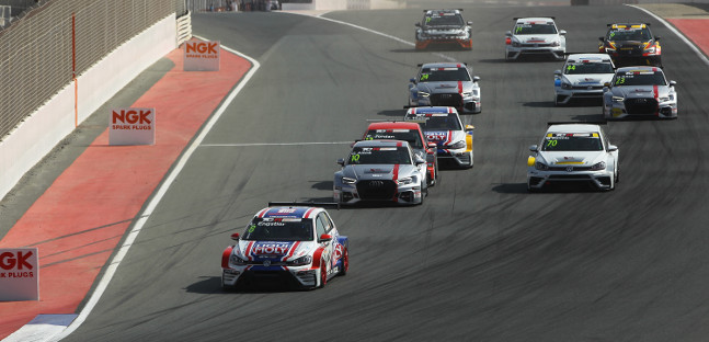 TCR Middle East a Dubai<br />Engstler-Thoma, bis di squadra