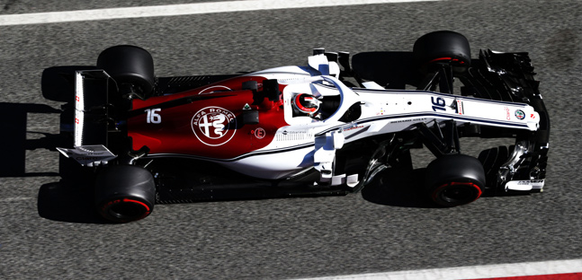 Sauber, con il marchio Alfa Romeo<br />per inseguire il gruppone della F1