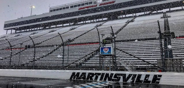 Gara posticipata per neve a Martinsville