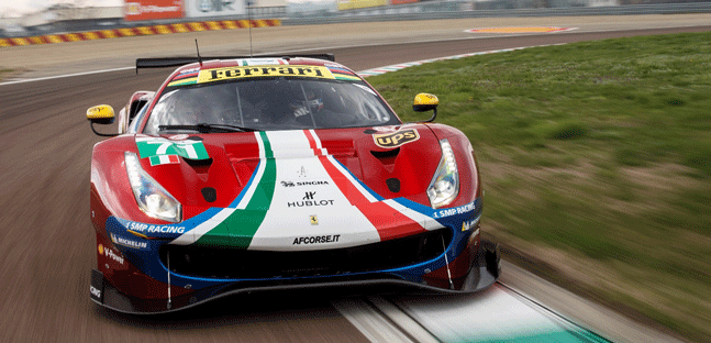 Le Ferrari 488 GTE<br />accendono i motori