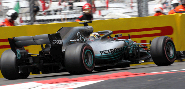 Hamilton e Mercedes<br />La firma non arriva