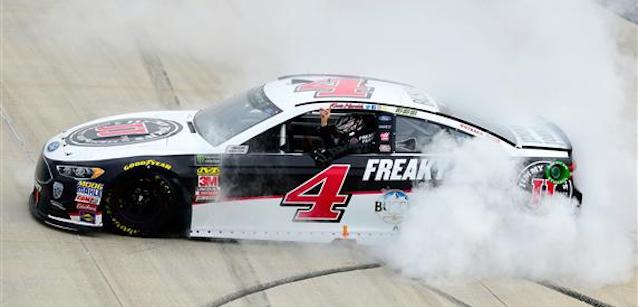 Dover, gara: Harvick cala il poker