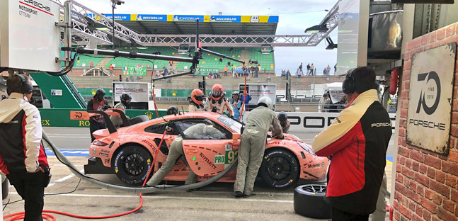 Le Mans - Dopo 18. ore <br />Toyota e Porsche marciano spedite