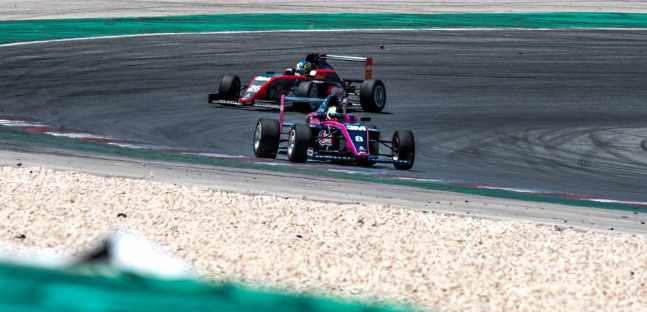 F4 spagnola a Portimao<br />Azman e Gonzalez superano Pujeu