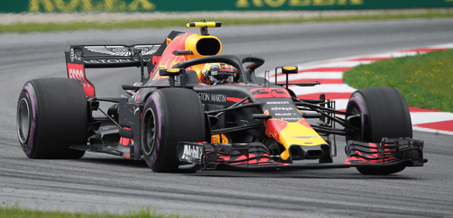 Verstappen impressionante<br />Vettel torna leader, Mercedes KO