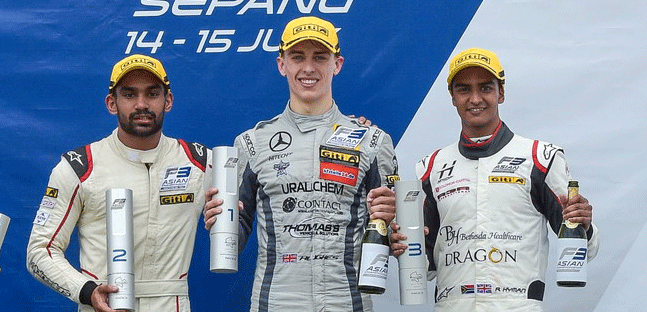 Sepang, gara 3<br />La tripletta di Hughes