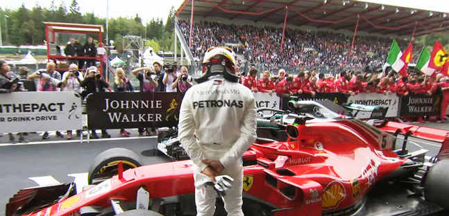 Hamilton punge la Ferrari<br />"Hanno un trucco per andare forte"