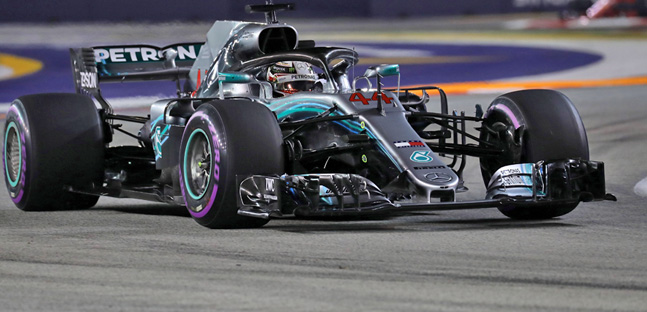 Singapore - La cronaca<br />Hamilton vince da dominatore 