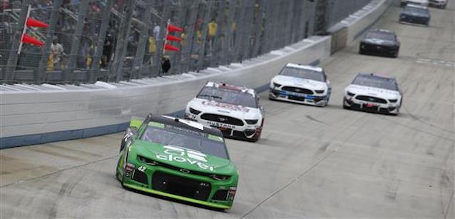 Dover, gara<br />Larson passa al 3° turno