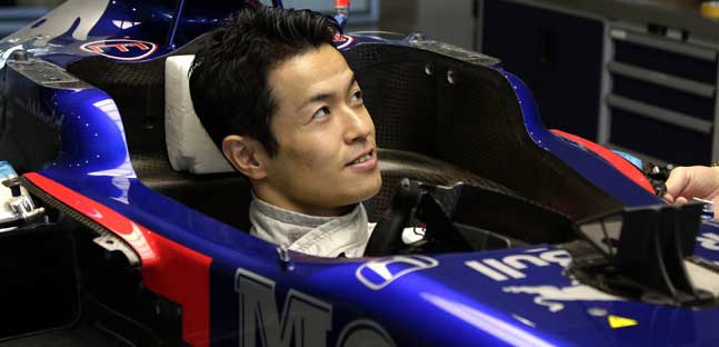 Yamamoto nella FP1 di Suzuka<br />con la Toro Rosso-Honda