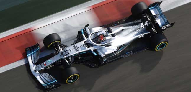 Yas Marina - La cronaca<br />Netto dominio Hamilton-Mercedes