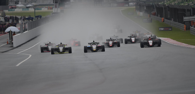 Sepang, gara 2<br />Alders si ripete, Mazepin 2°