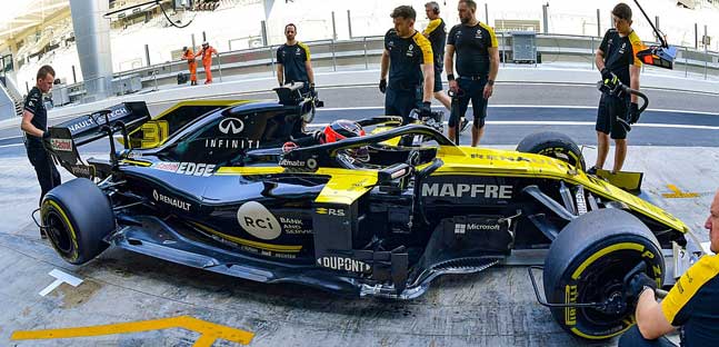 Test a Yas Marina - 1° giorno mattino<br />Bottas leader, Ocon con la Renault