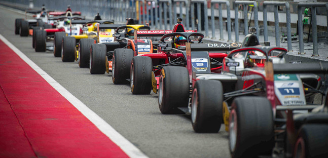 Ticktum contro un altro... Schumacher,<br />via alla Winter Series della F3 Asia