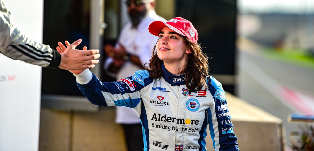 Trionfo "rosa" in MRF Challenge,<br />il campionato va a Jamie Chadwick