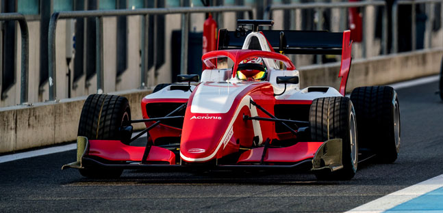 A Magny-Cours 23 piloti<br />in pista per lo shake down