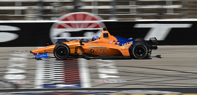 Alonso testa la nuova vettura<br />105 giri al Texas Speedway