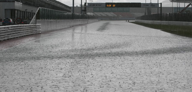 Misano, gara 3<br />cancellata per pioggia