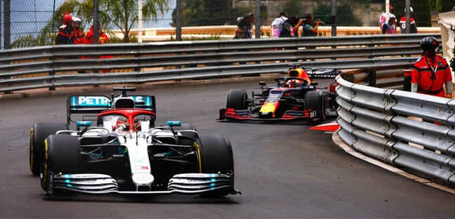 Montecarlo - La cronaca<br />Hamilton e Verstappen, che spettacolo