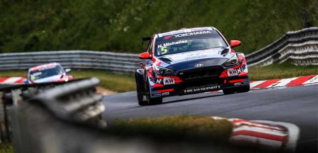 Nurburgring, gara 1<br />Michelisz fa la differenza