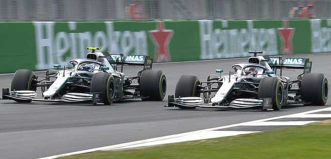 Silverstone - La cronaca<br />Hamilton vince una gara pazzesca