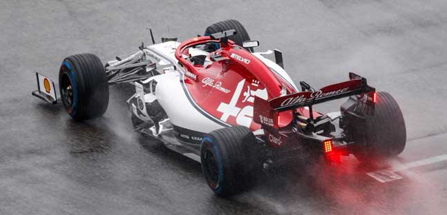 Penalizzate le due Alfa Romeo,<br />passo in avanti Haas, punto per Kubica