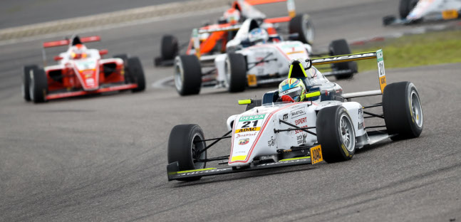 ADAC F4 al Nurburgring<br />Pourchaire prova a scappare