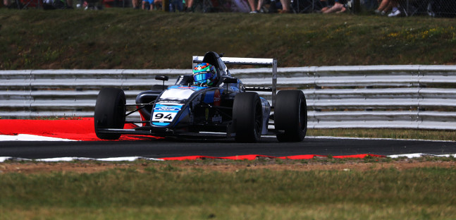 British F4 a Snetterton<br />Alvarez rilancia per il titolo