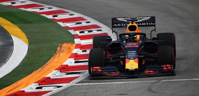 Singapore - Libere 1<br />Verstappen leader, bene Vettel