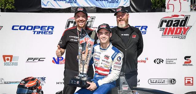 USF2000 a Laguna Seca<br />Eves all'ultima vittoria