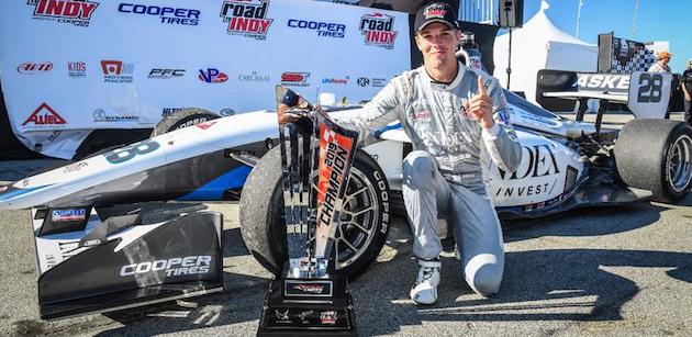 Gare a Laguna Seca<br />VeeKay domina, Askew campione