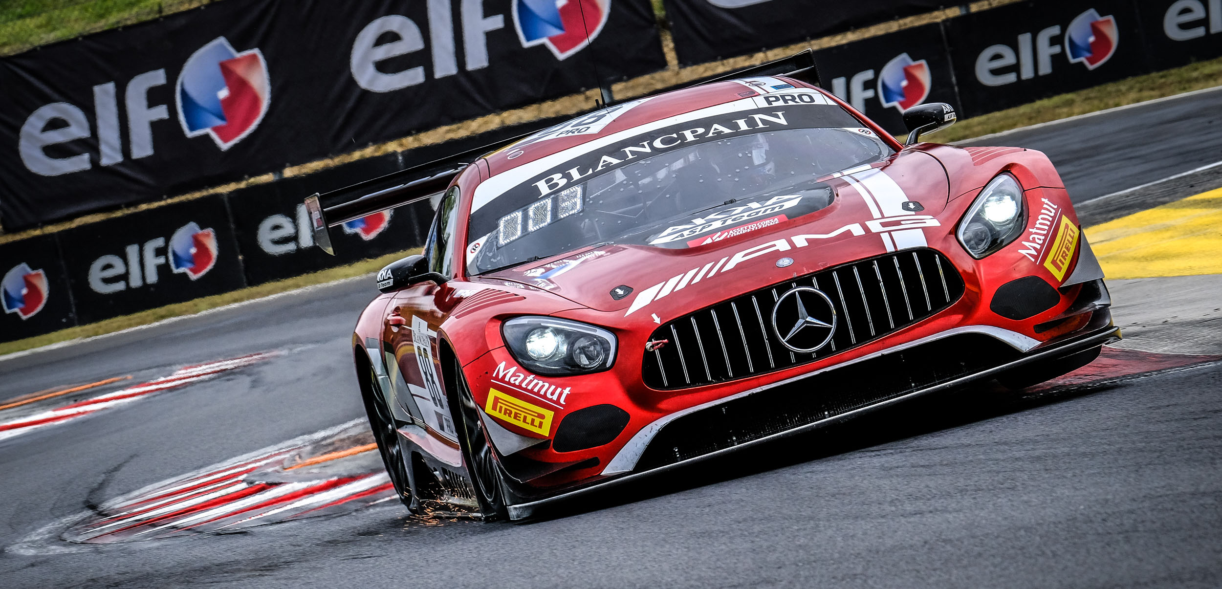 WCE Budapest, qualifiche <br />Doppietta di Marciello e Abril