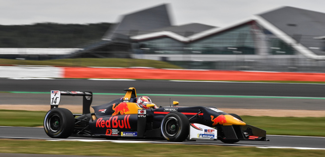 Silverstone, qualifica 2<br />Oyu si conferma davanti