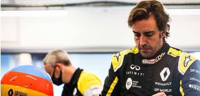 Alonso in pista a Barcellona,<br />primo test con la Renault RS20