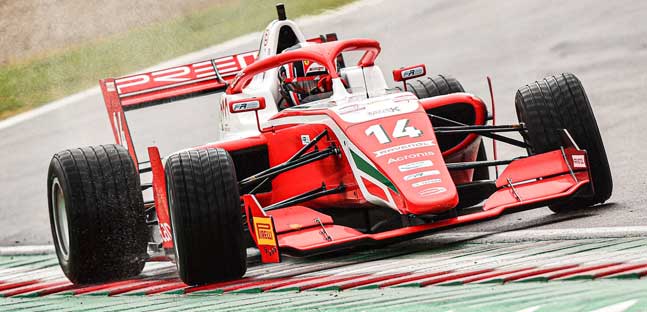 Imola, libere 1<br />Leclerc nella pioggia