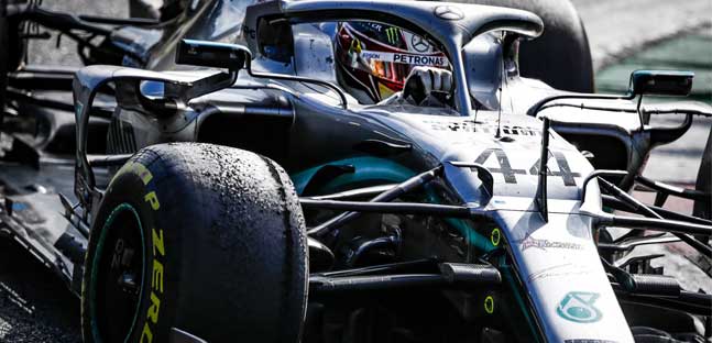 Mercedes - Voto 10<br />Dominio assoluto per la W10 e Hamilton<br />