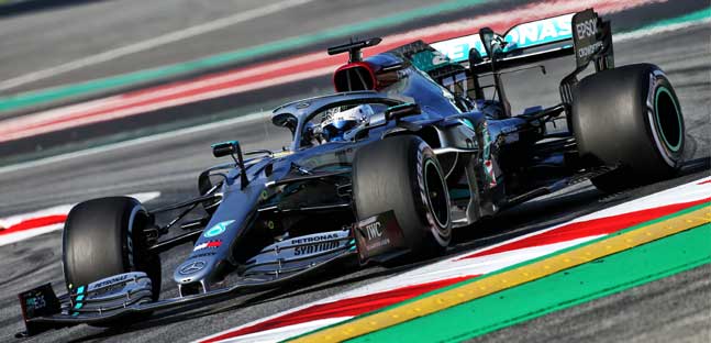 Ore 12 - La Mercedes al comando <br />con Bottas, Ferrari ferma ai box