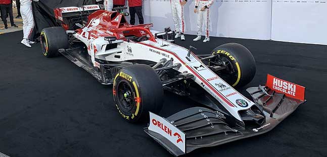 L'Alfa Romeo d&agrave; il buongiorno<br />Vettel indisposto, gira Leclerc