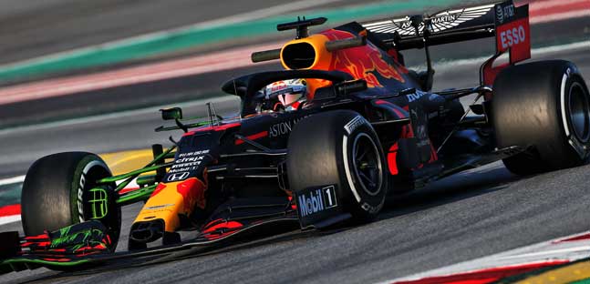 Ore 10.40 - Verstappen leader<br />Vettel fermo lunga la pista