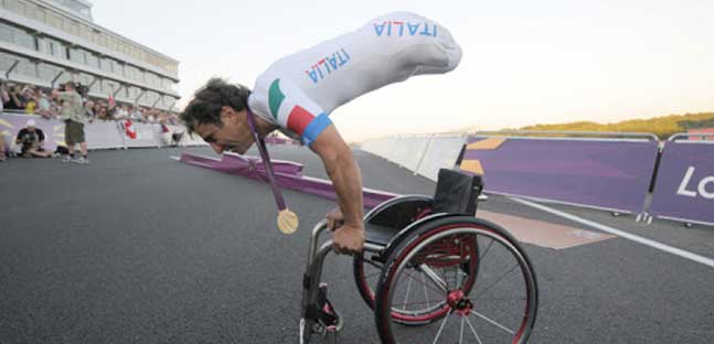 Le ultime notizie su Zanardi:<br />"C'&egrave; anche qualche lesione oculare"