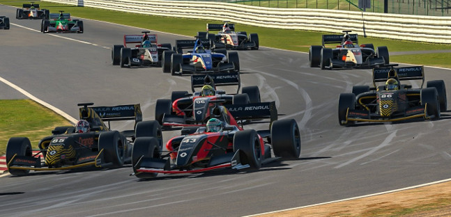 Formula Renault virtuale a Suzuka:<br />Bolukbasi campione del torneo esport