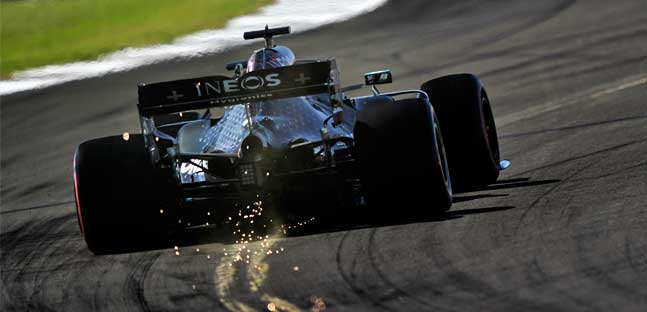 Silverstone - Libere 2<br />Hamilton leader, Vettel KO