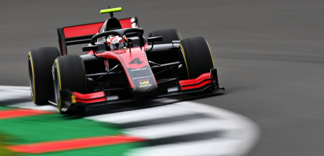 Silverstone - Qualifica<br />Ilott in pole sulla pista di casa