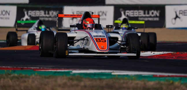 F4 francese a Magny-Cours<br />Sato al top, staffetta giapponese