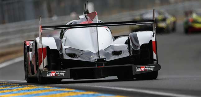 Ore 17.30 - Toyota passeggia<br />Bagarre in LMP2, Aston Martin in GTE