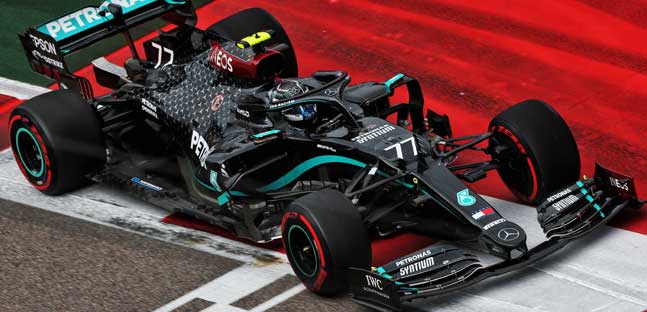 Sochi - La cronaca<br />Bottas beffa Hamilton penalizzato