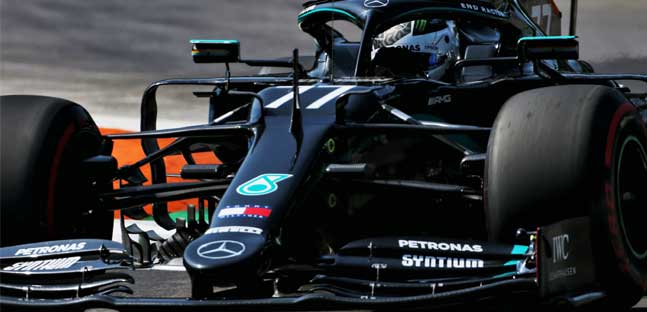 Monza - Libere 1<br />Bottas leader, Hamilton sbeffeggia Marko